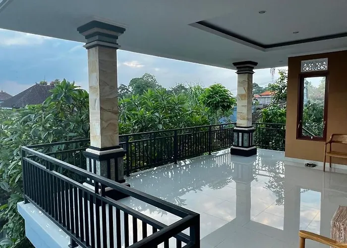Homestay Tirta Kemala House *